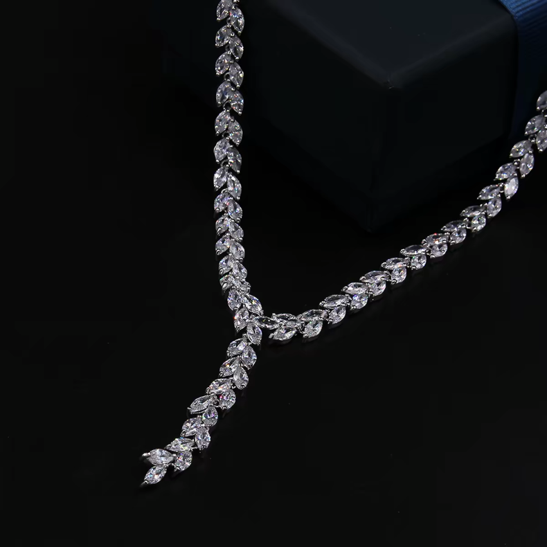 Laura set